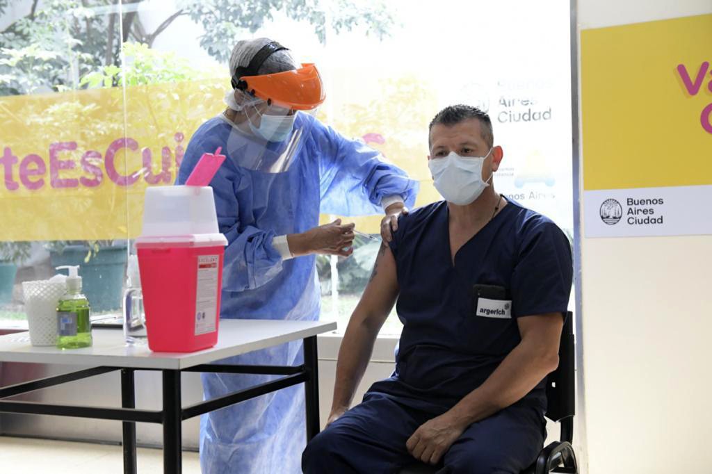 Tras aplicar 52.195 vacunas Sputnik, se reportaron 1.088 eventos: %97,7 leves | Información General