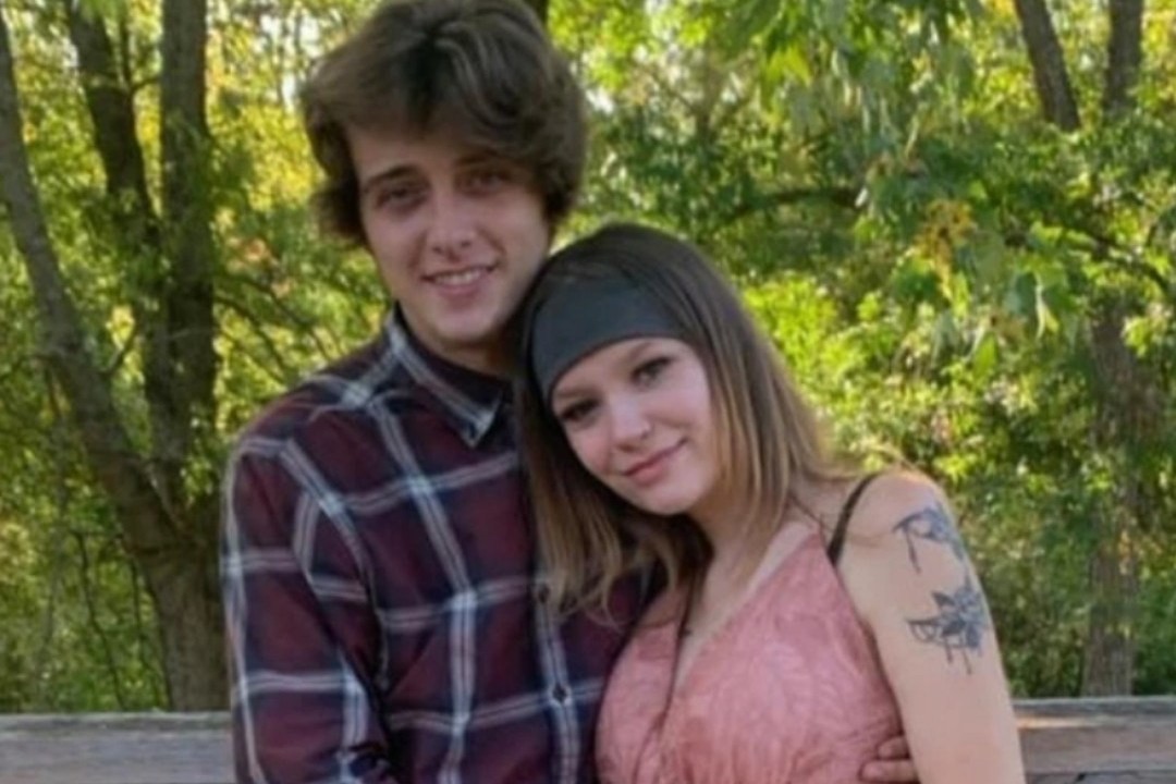 La increíble historia de la pareja de jóvenes que sólo tiene sexo en Navidad | Información General