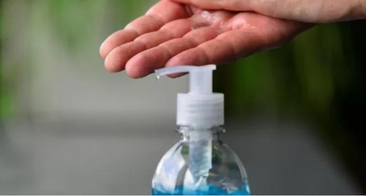 Prohíben un alcohol líquido y en gel que se vendía en redes sociales | Noticias