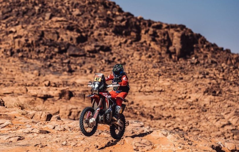 Kevin Benavides conserva la punta en motos a falta de una etapa para el cierre del Dakar | Deportes