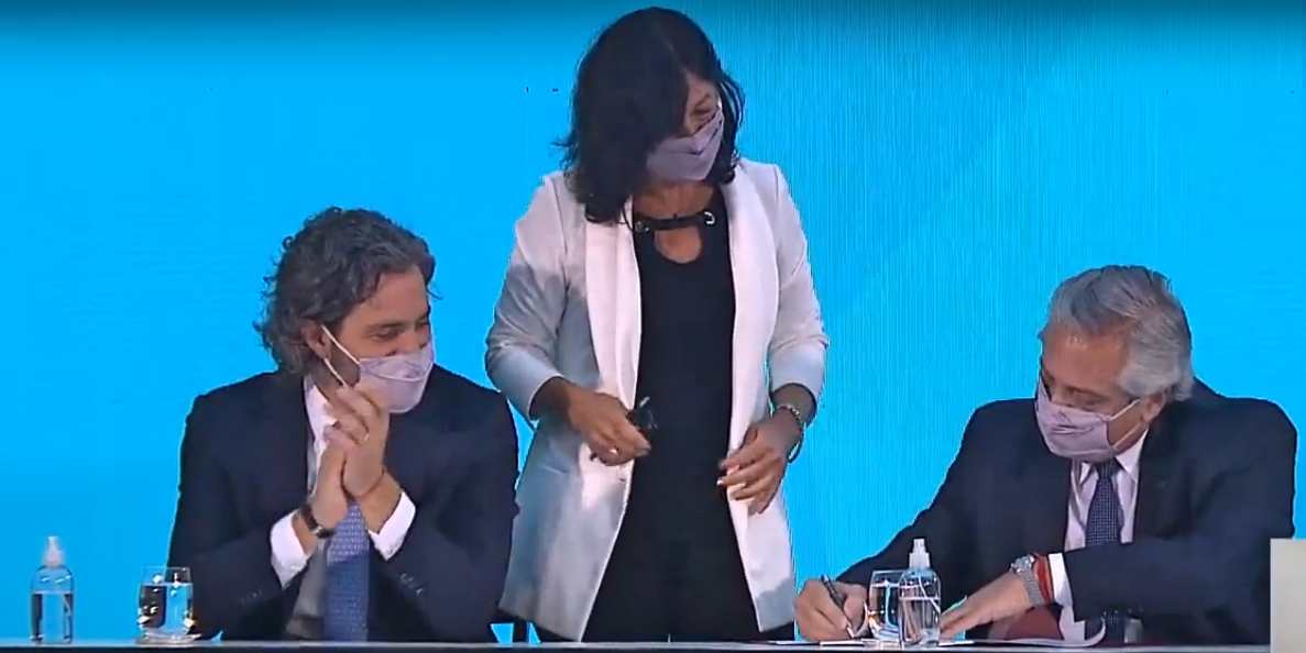 El Presidente promulgó las leyes de IVE y del Plan de los Mil Días | Nacionales