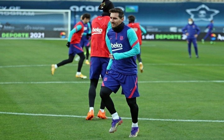 Con Messi entre algodones, Barcelona enfrenta a Athletic Bilbao por un nuevo trofeo | Deportes