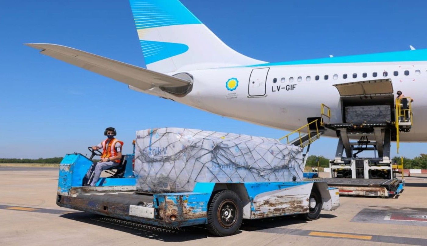 Parte el tercer vuelo a Rusia para traer un nuevo lote de Sputnik V | Nacionales