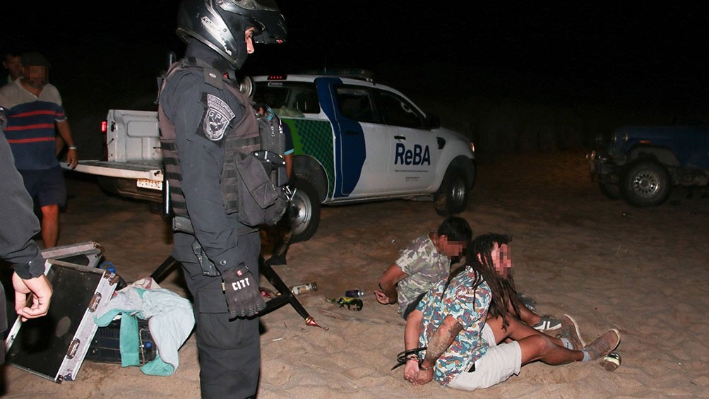 Desactivan una fiesta con cerca de 2.000 personas en la playa | Nacionales