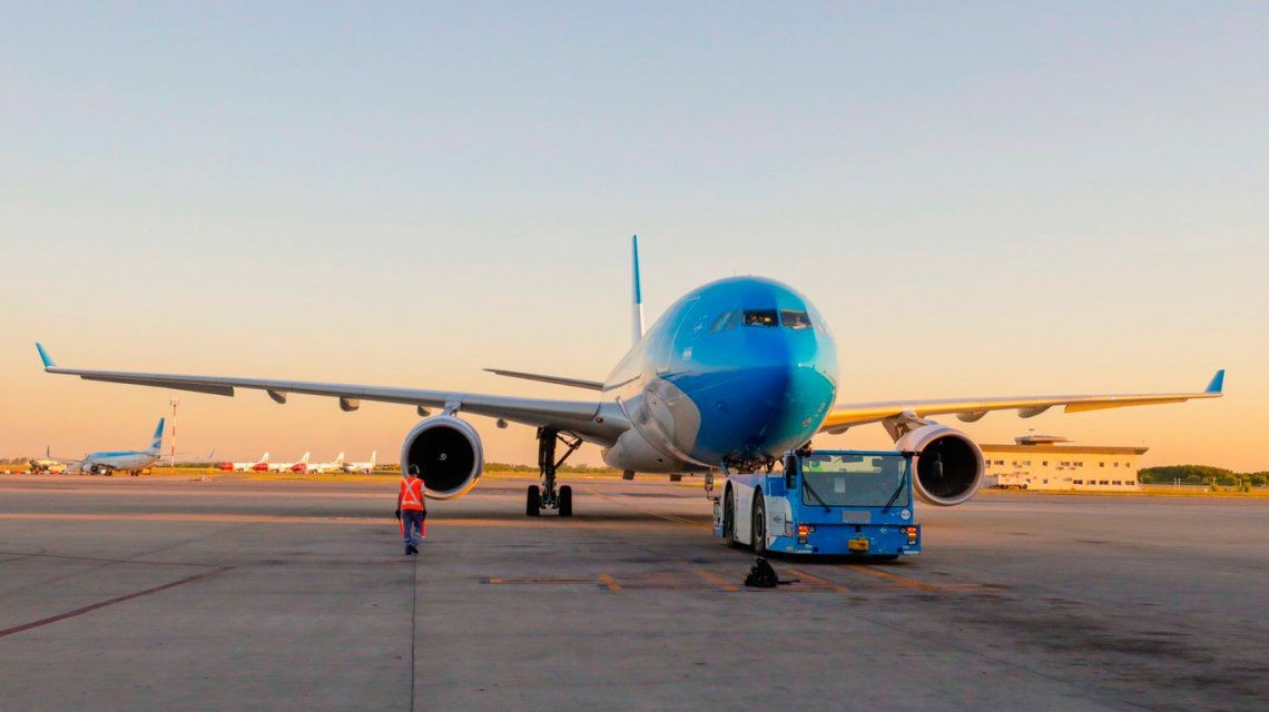 Se pospuso el vuelo para buscar la tercera tanda de vacunas a Rusia | Nacionales