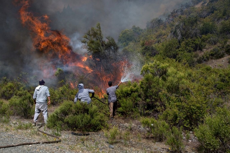 El incendio en el Bolsón ya llegó a Chubut: es el daño ambiental "más grande de la historia" | Nacionales
