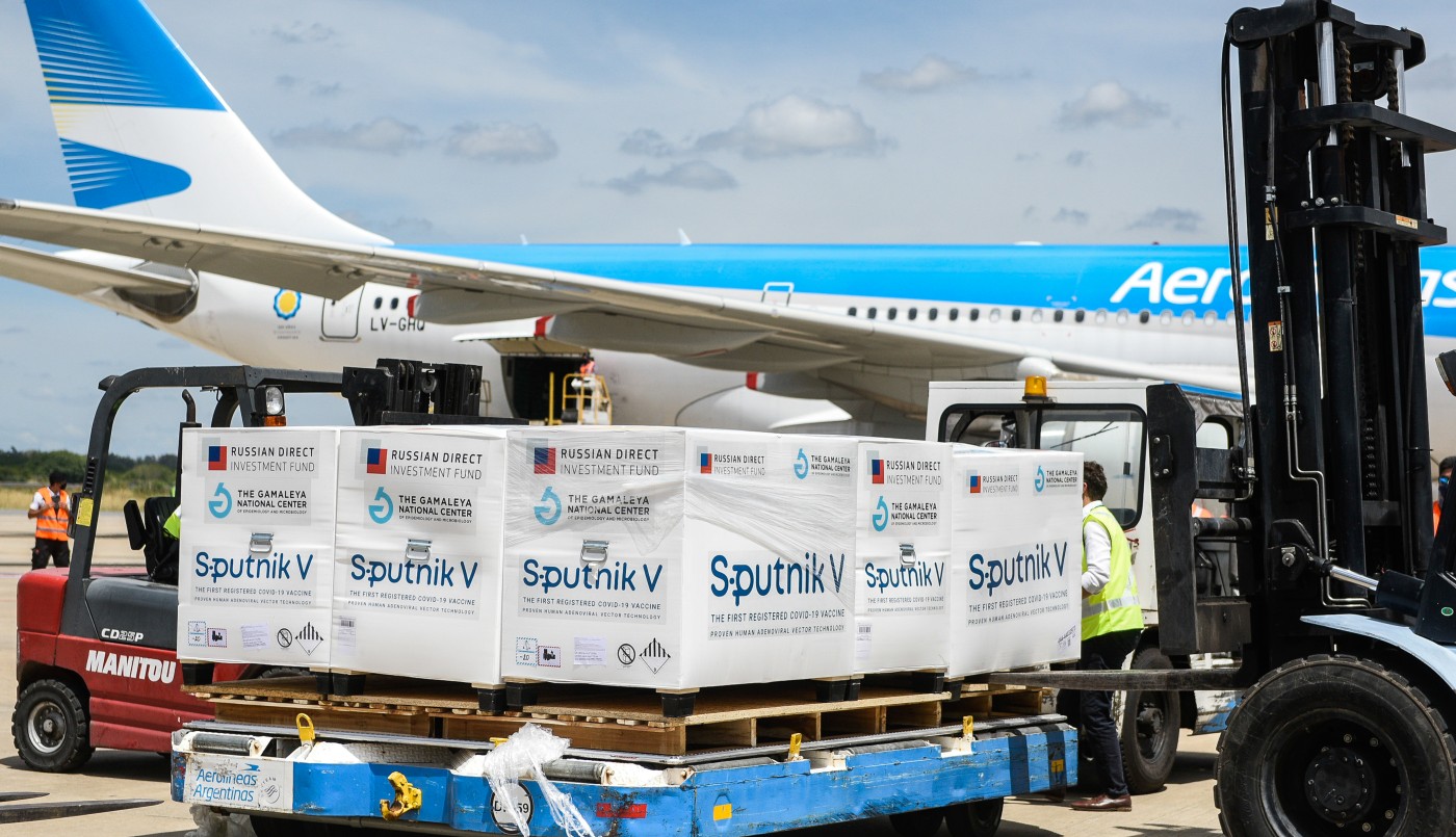 El avión de Aerolíneas también trae vacunas Sputnik para Bolivia | Nacionales