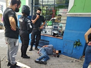 Video: lo lincharon por robar un celular en Rosario | Información General