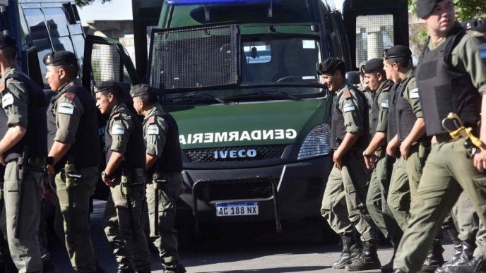 Establecen una suma de 4 mil pesos para militares y fuerzas de seguridad con escalas bajas | Nacionales