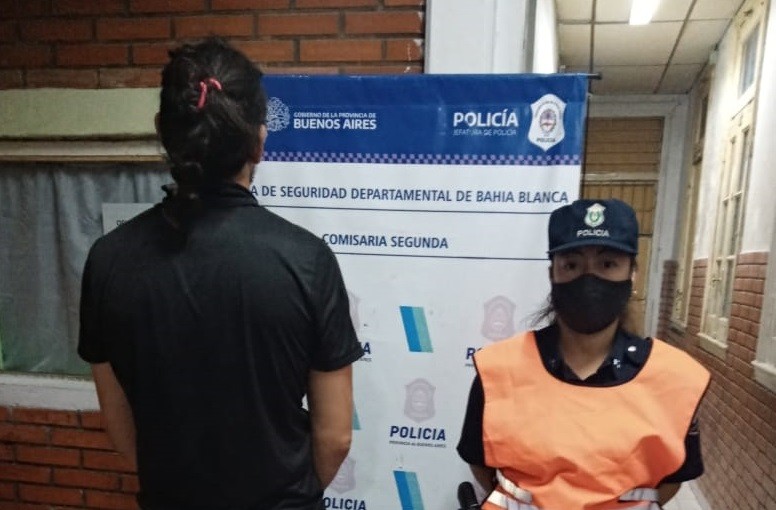 Un hombre causó destrozos en la vivienda y el auto de su ex pareja | Información General