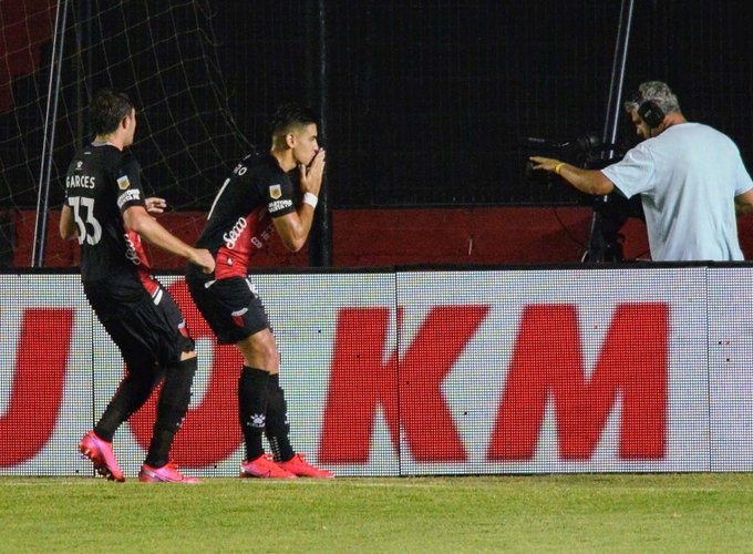 Colón venció a San Lorenzo y también es líder de la Zona 2 | Deportes