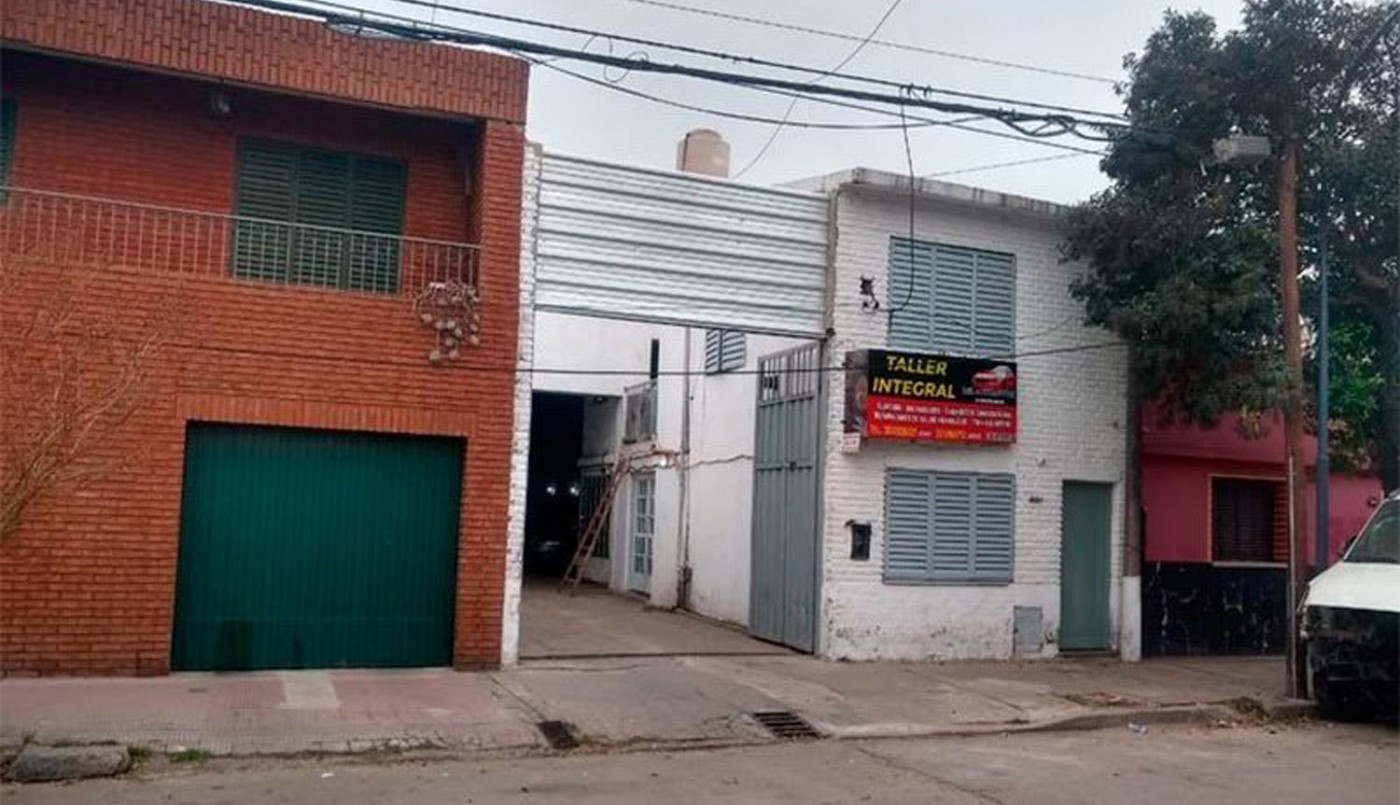 Un joven mecánico murió tras ser aplastado por un auto en un taller mecánico de Mendoza | Información General