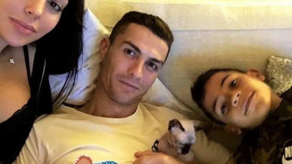 Atropellaron al gatito de Cristiano Ronaldo y lo mando a España en jet privado para que lo traten | Deportes