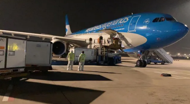 Llega esta noche desde China el primer lote con un millón de vacunas Sinopharm | Nacionales