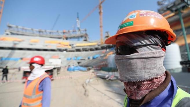 Denuncian que murieron 6.500 trabajadores en las obras del Mundial de Qatar 2022 | Deportes