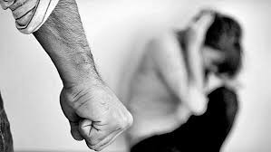 Un hombre atacó a golpes a su ex pareja delante de sus hijos | Información General