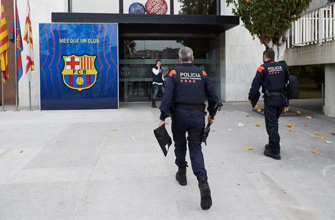 Allanan oficinas del Barcelona: detuvieron al expresidente Bartomeu y otros tres exdirectivos | Deportes