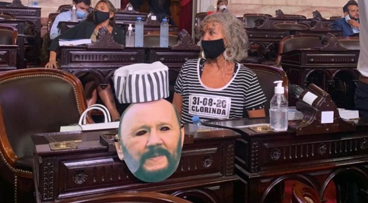 Una diputada se disfrazó de presa en el Congreso para reclamar contra el gobierno de Formosa | Legislativas