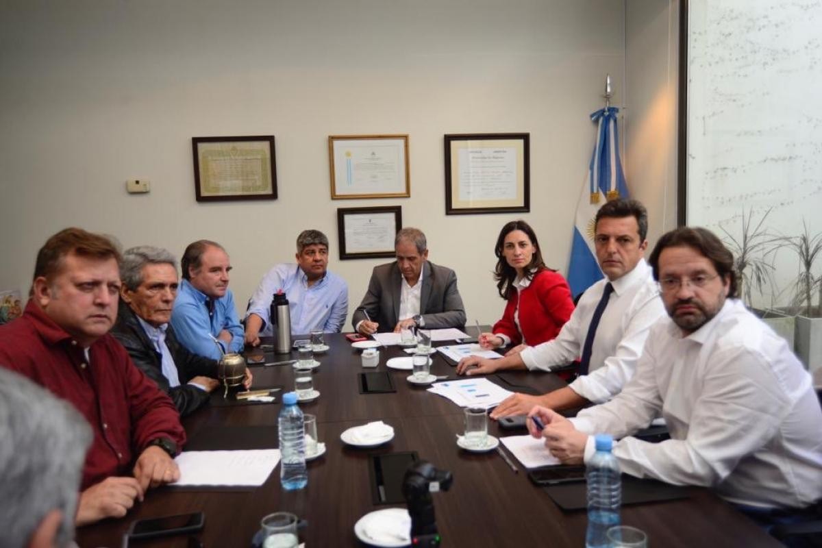 Sindicalistas se reúnen con Massa por la suba del piso de Ganancias | Legislativas