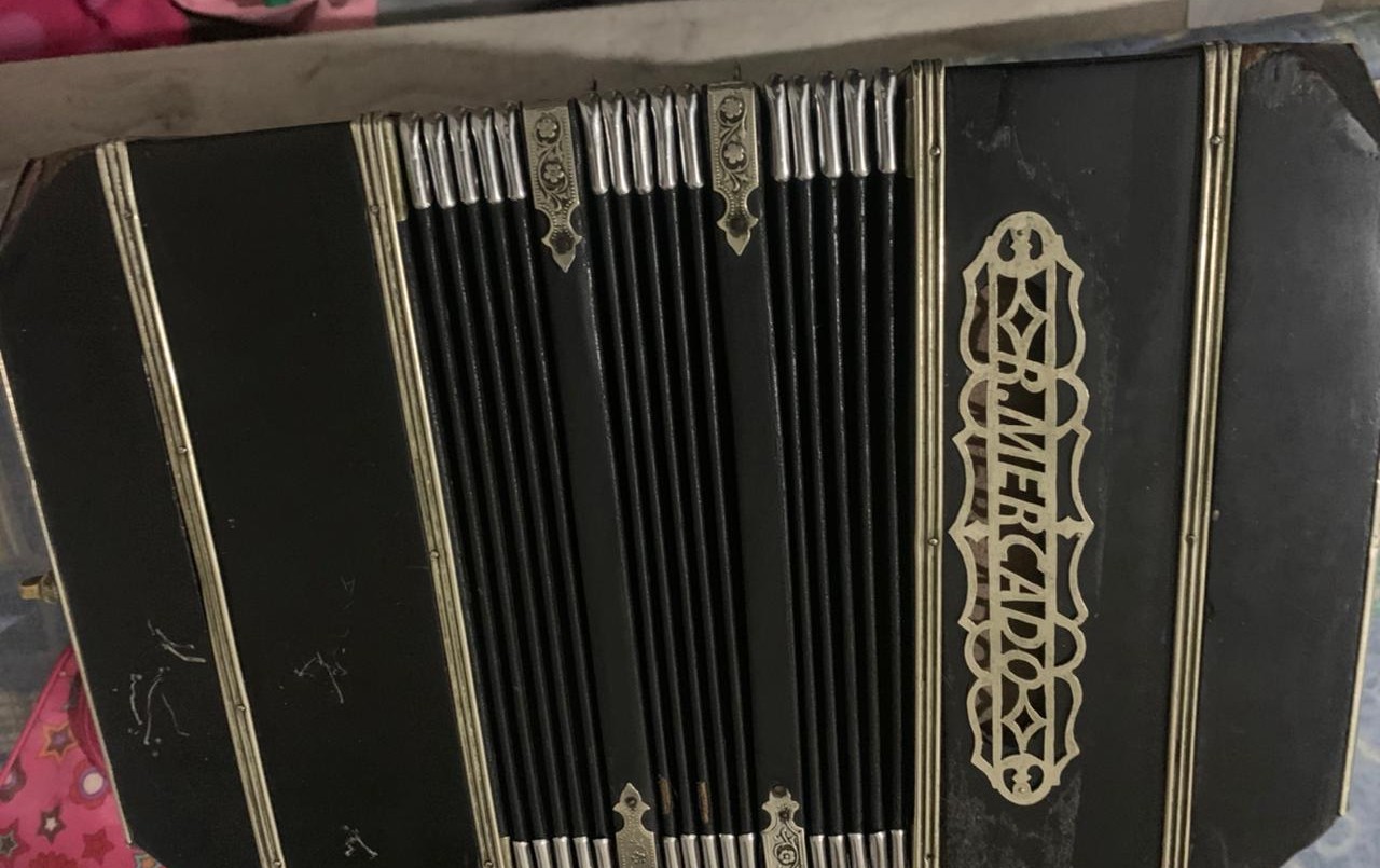 Le robó un bandoneón y le dejó su número de teléfono: "Juntate 30 lucas y llamame" | Nacionales