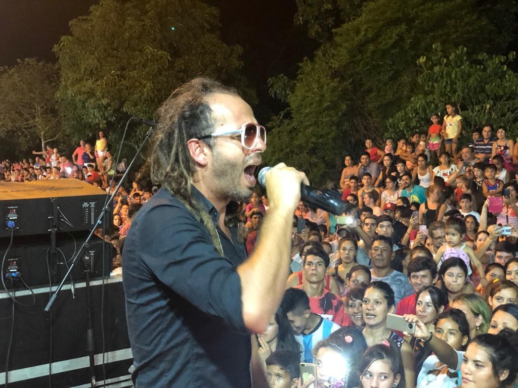 Polémica en Capitán Bermúdez por la vacunación del cantante "El Tiburón Valdez" | Noticias