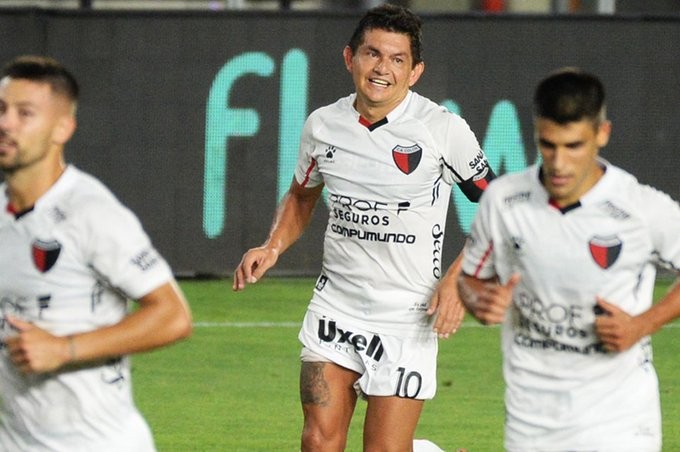 Con un Pulga Rodríguez encendido, Colón derrotó a Estudiantes y es único líder | Deportes