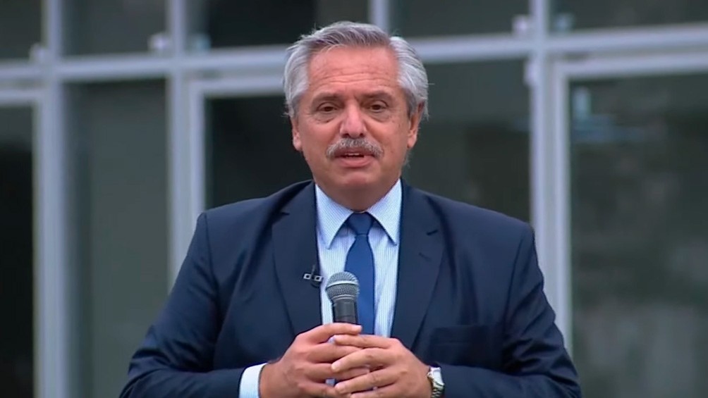 Fernández: "Los violentos tiran piedras, nosotros tiramos obras y llevamos vacunas" | Nacionales