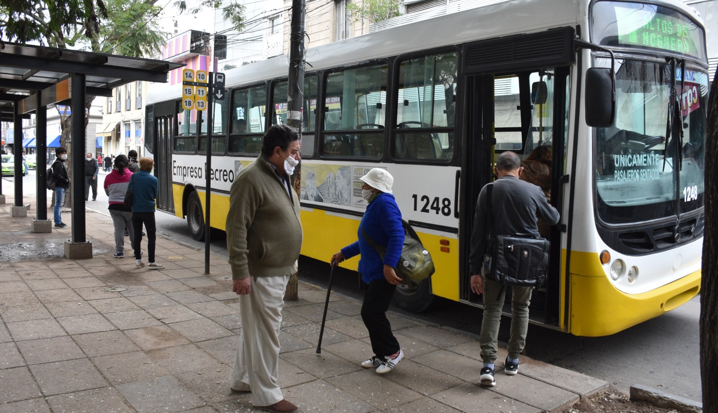 Choferes percibieron el sueldo adeudado y la UTA dejó sin efecto el paro de colectivos | Noticias