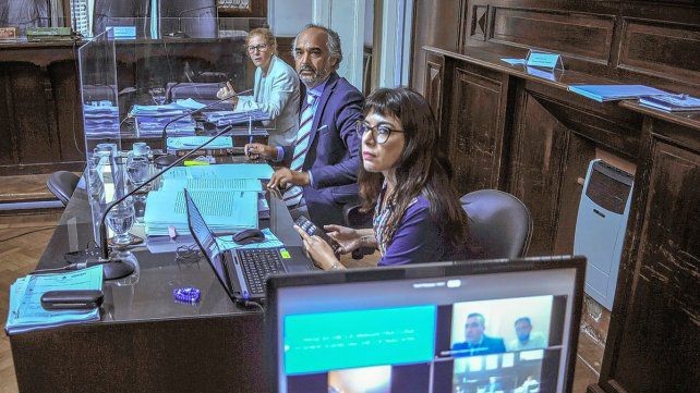 Piden 11 años de prisión para un policía por explotar sexualmente a su pareja durante 10 años | Igualdad y Género