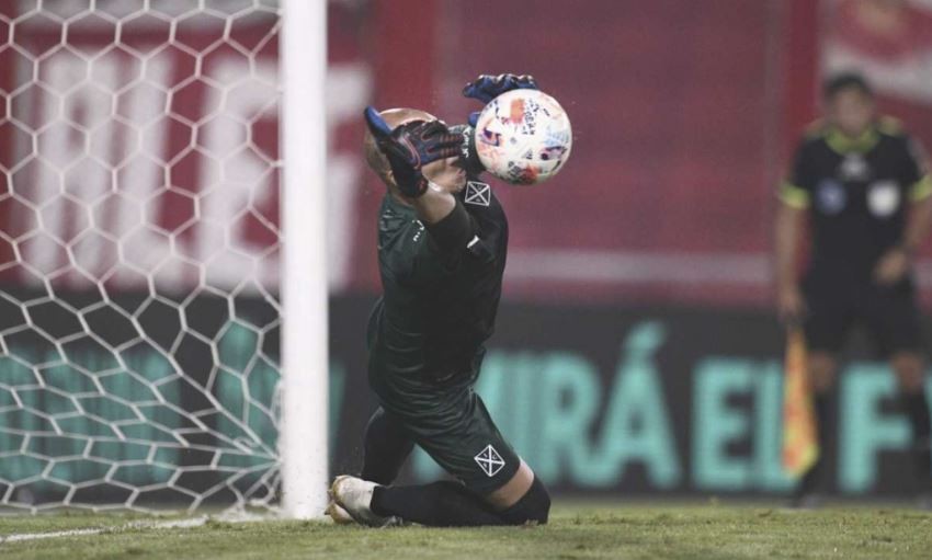 Sosa le atajó un penal a Villa sobre la hora y salvó a Independiente de una derrota con Boca | Deportes