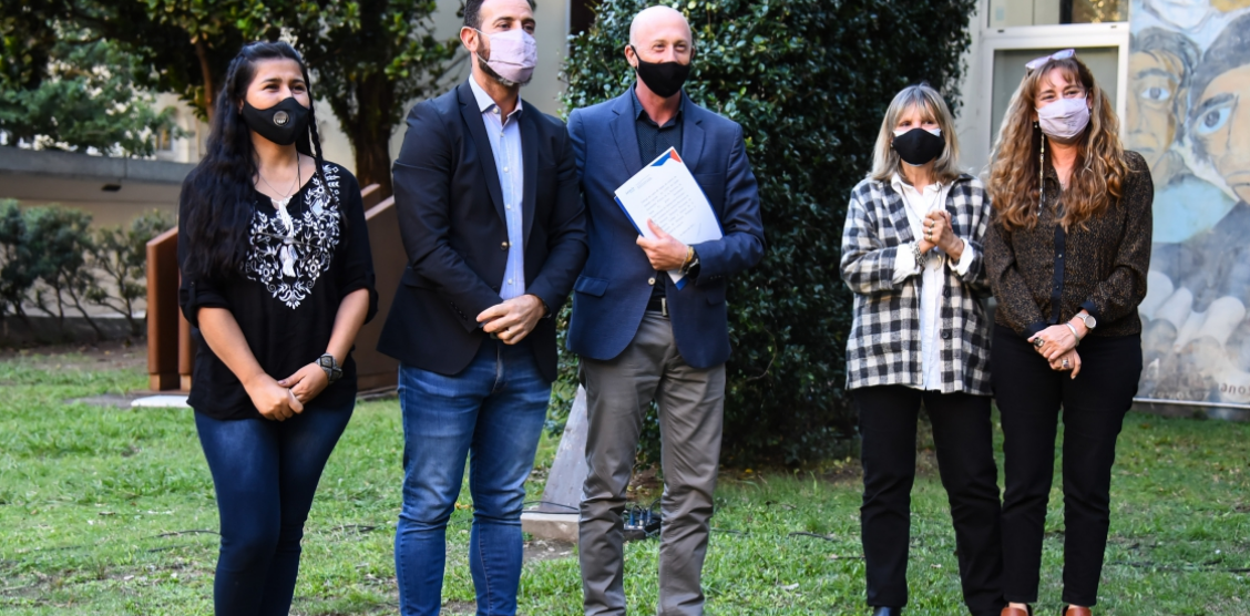 La provincia entregó legajos de la última dictadura a ex presas y presos políticos de Rosario | Noticias