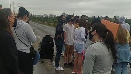 Ordenan el ingreso al país de argentinos varados en la frontera con Brasil en Paso de los Libres | Nacionales