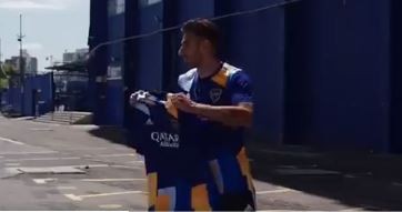 Boca presentó su nueva camiseta, un homenaje al barrio | Deportes