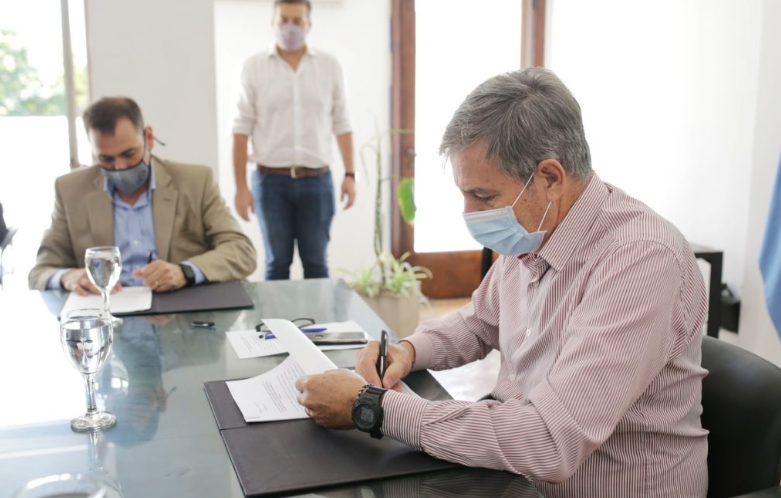 Firman un convenio para articular el funcionamiento de las oficinas del consumidor | Información General