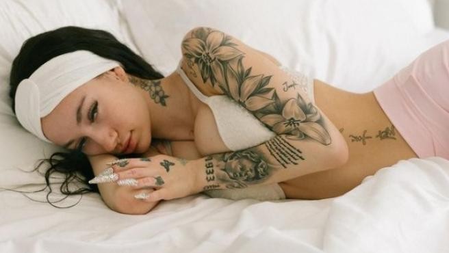 La rapera de 18 años que consiguió un millón de dólares en OnlyFans en 6 horas | Redes