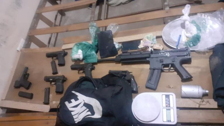 Mantuvieron cautiva a una pareja y los amenazaron con quedarse con su casa para vender droga | Nacionales