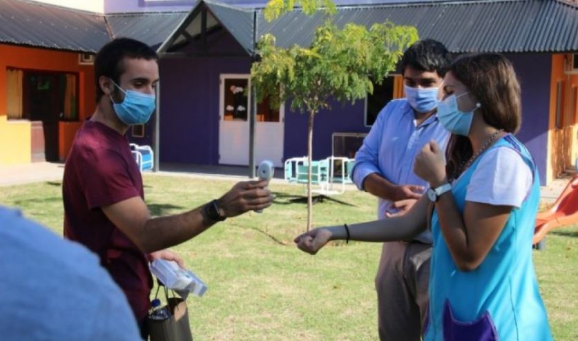 Un diputado donó un termómetro y una botella de alcohol y fue duramente criticado | Legislativas