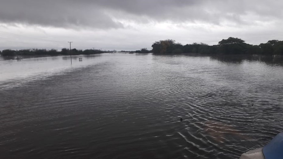 Por temporal de lluvia sigue complicando el tránsito en varias rutas de la región | Información General