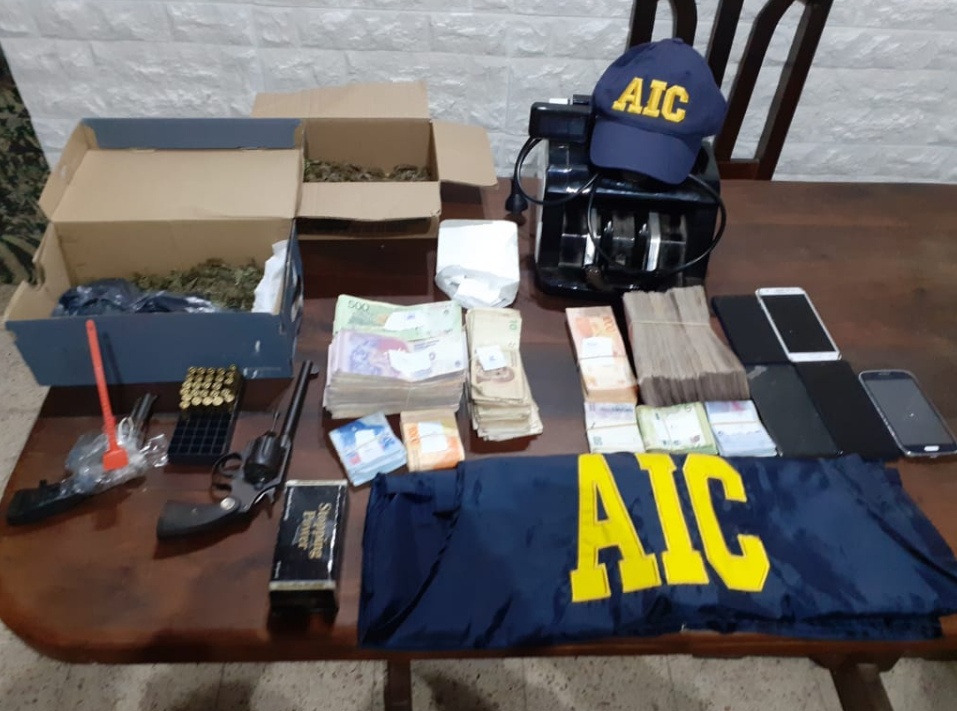 Realizaban allanamientos por robo y encontraron una banda que se dedicaba al narcomenudeo | Noticias