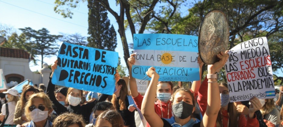 "Padres Organizados" reclaman clases presenciales y atribuyen la suba de casos de covid a la Semana Santa | Nacionales