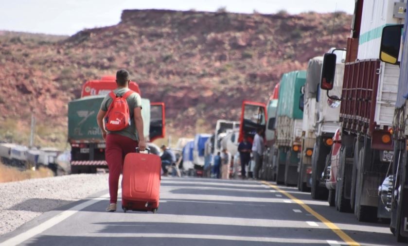 Se agrava el conflicto con trabajadores de la salud en Neuquén: anuncian corte de puentes | Nacionales