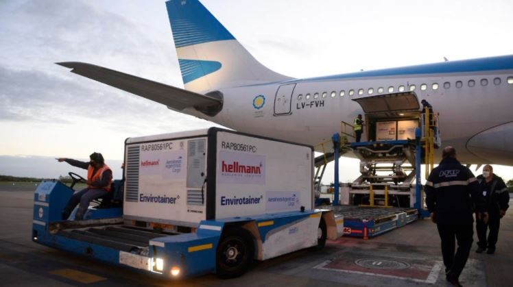 Llegó otro vuelo de Aerolíneas Argentinas con 371.200 dosis de la vacuna Sinopharm | Nacionales