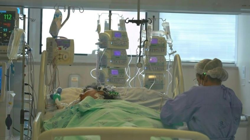 Más de la mitad de las personas internadas en terapia intensiva en el país son menores de 60 años | Nacionales