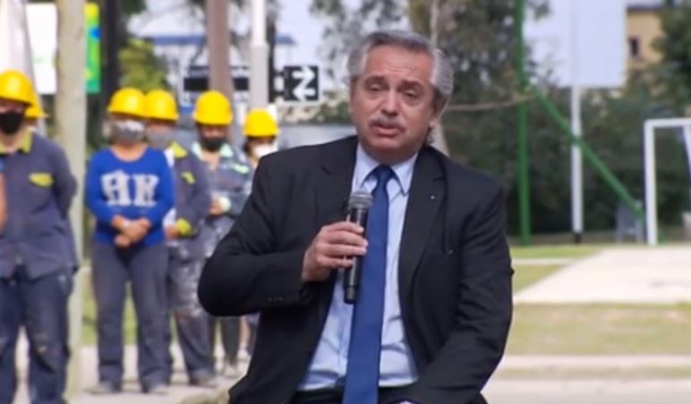 Alberto Fernández dijo "albañilas" ¿Está avalado por la RAE? | Nacionales