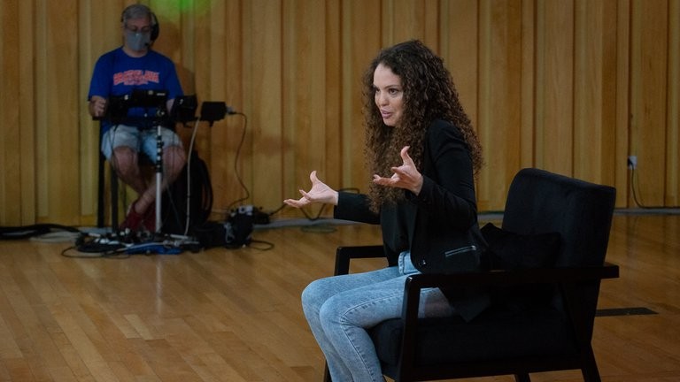 La bahiense Mayra Arena volvió a conmover con otro relato en primera persona de la pobreza | Información General