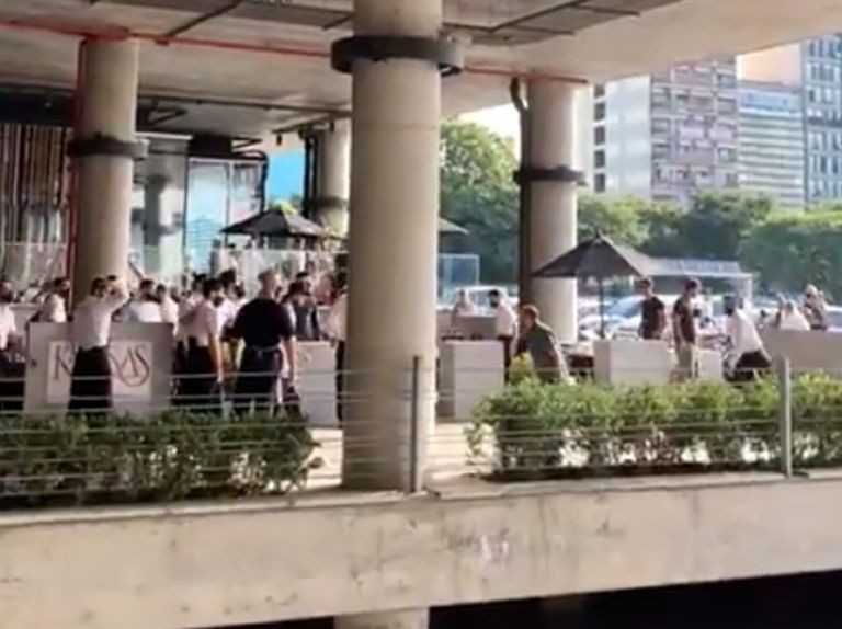 Video: batalla campal entre mozos y clientes en un restaurante de Vicente López | Nacionales