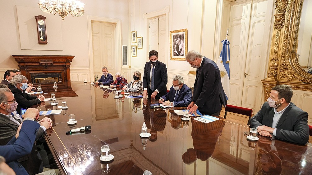 El Gobierno acordó un 35% de aumento con los gremios universitarios docentes y no docentes | Nacionales