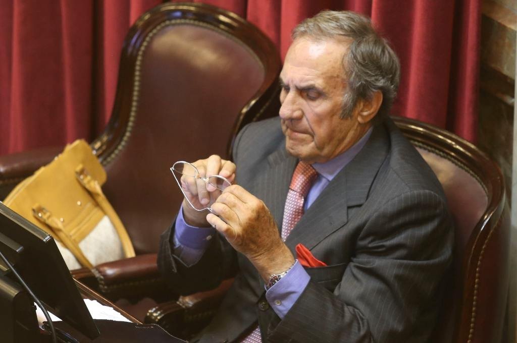 Se agravó la salud de Reutemann: le detectaron una hemorragia | Noticias