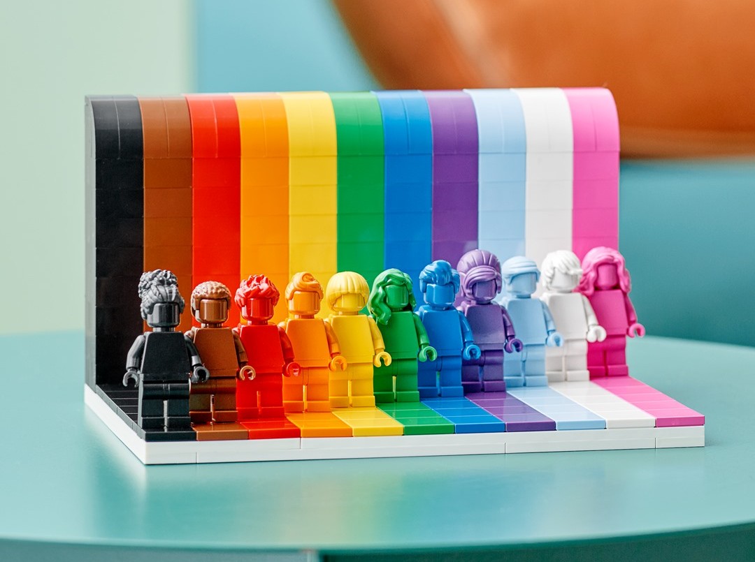 Lego lanzará su primer set LGBTQ para celebrar el Mes del Orgullo | Igualdad y Género
