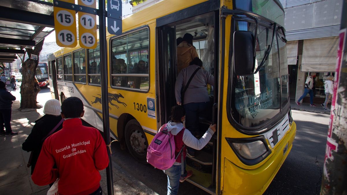 Pandemia: el Concejo pide que se incorporen más colectivos en todas las líneas | Legislativas